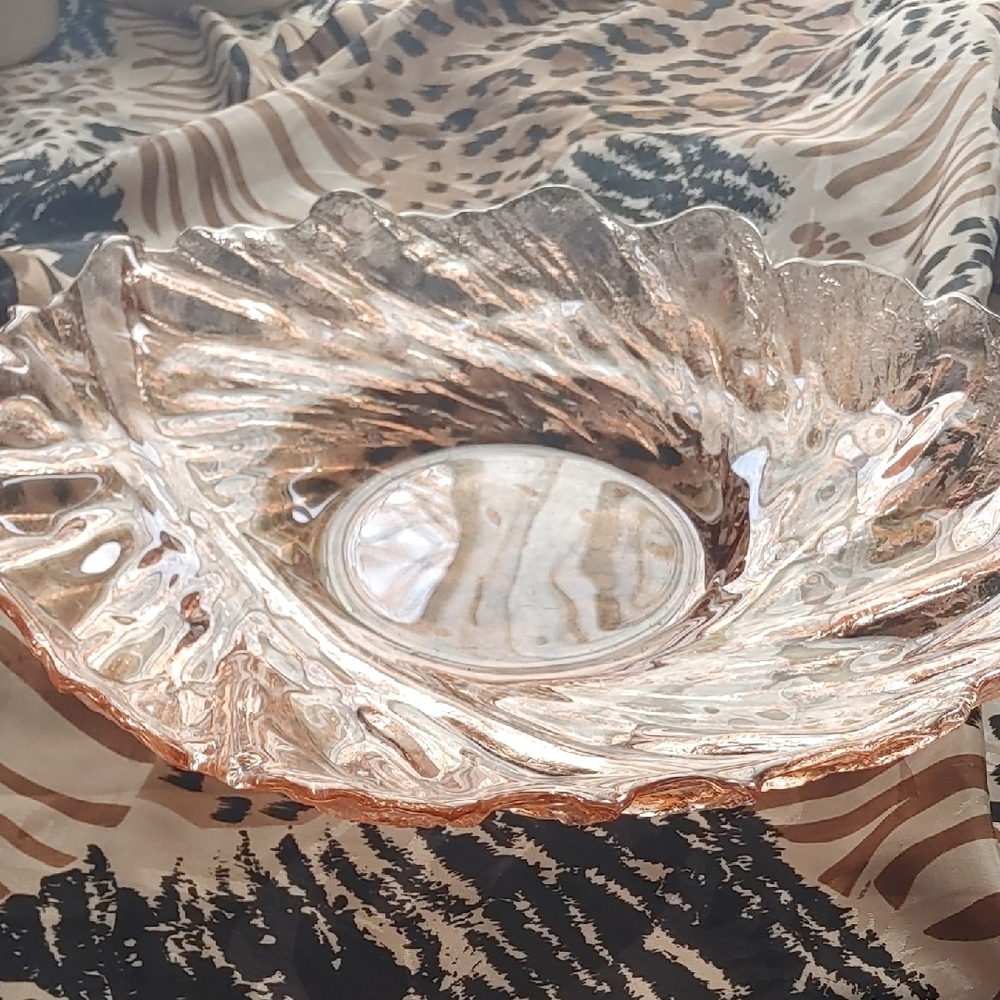 Elegant Pink Glass Decorative Bowl